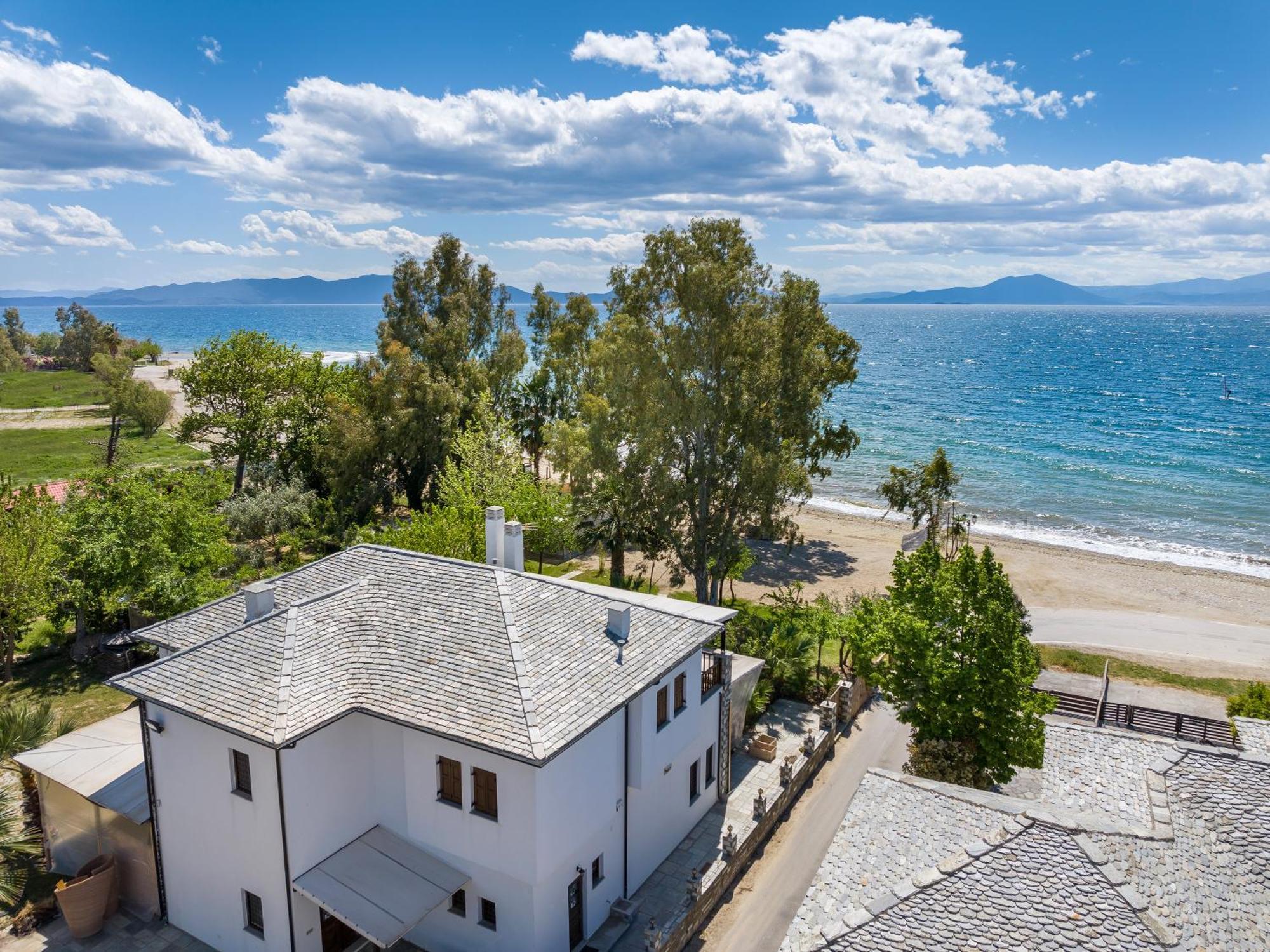 Iakovakis Seaside Exclusive Koropi